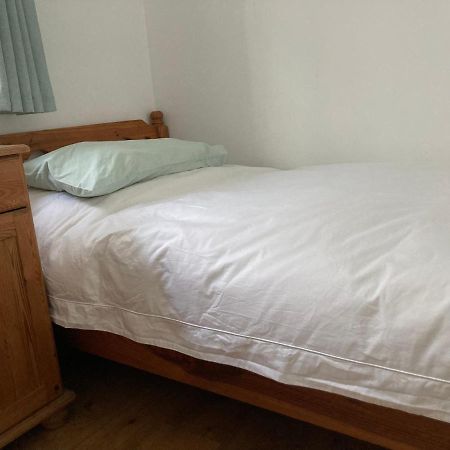 Welcoming Bungalow With Parking And Garden セント・アグネス エクステリア 写真