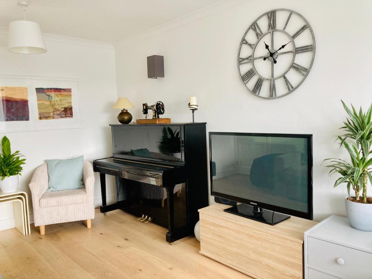 Welcoming Bungalow With Parking And Garden セント・アグネス エクステリア 写真