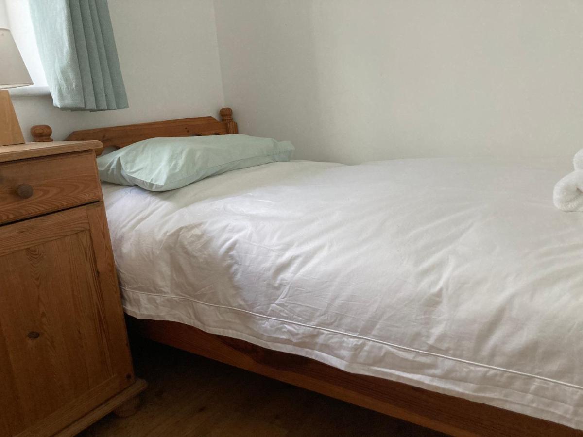 Welcoming Bungalow With Parking And Garden セント・アグネス エクステリア 写真
